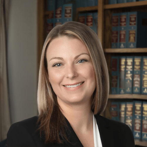 Leni Cecil headshot image